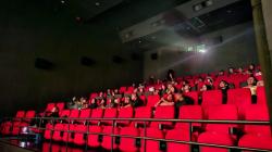 Tontonan Absurd dan Kocak Trio Komika di Film Pesugihan Sate Gagak