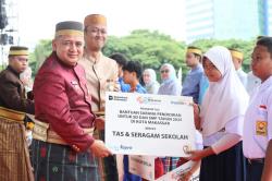 Munafri-Aliyah Tebar Beasiswa Pendidikan hingga Apresiasi Pegawai Teladan di HUT Kota Makassar