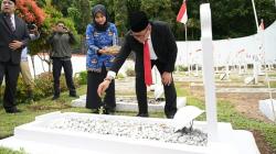 Peringati Hari Pahlawan ke-80, Bukittinggi Gelar Upacara dan Tabur Bunga di TMP Kusuma Bhakti