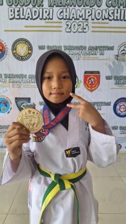 Atlet Cilik Zulfa Raih Emas Taekwondo Kurang dari Satu Menit
