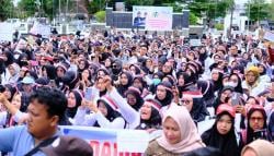 Ratusan Guru Swasta Geruduk Kantor Pemkab Muba, Bupati Toha: Kami Harus Patuh terhadap Regulasi!