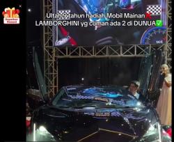 Viral! Pengusaha Makassar Hadiahkan Lamborghini Rp22 Miliar untuk Anaknya yang Baru Berusia 9 Tahun