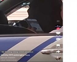 Viral! Polisi Diduga Main Judi Online di Dalam Mobil Dinas, Kapolda Kalteng Angkat Bicara