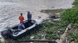 Polisi Evakuasi Mayat Misterius Mengapung di Sungai Mahakam