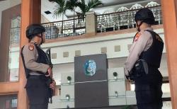 BREAKING NEWS! Tim KPK Geledah Kantor Bupati Sugiri Sancoko dan Sekda Ponorogo