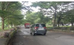 Jalan Kabupaten di Taman Pesona Pangandaran Berlubang, Warga Ketar-Ketir Tiap Melintas!