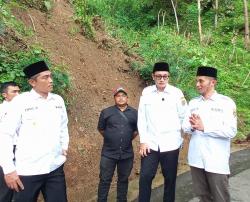 Cegah Longsor, Pemkab Purworejo Bangun Bronjong Pengaman Jalan di Kaligesing