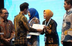 Diserahkan Langsung Wakil Presiden, Bojonegoro Raih Penghargaan atas Keberhasilan Turunkan Stunting