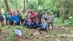 Tanam Satu Pohon Hari Ini, Berarti Menanam Kehidupan Anak Cucu di Masa Depan.
