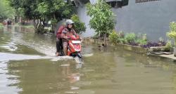 Ratusan Rumah di Menganti Gresik Terendam Banjir, BPBD Lakukan Penyedotan Air