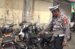 Pengendara Motor dan Istrinya yang Tengah Hamil 7 Bulan Tewas Ditabrak Mobil di Palangka Raya