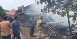 BREAKINGNEWS: Pabrik Tempe di Karawang Barat Kebakaran
