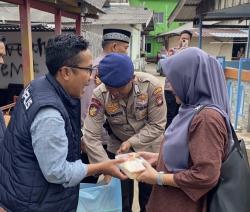 Mengantar Nasi, Mengantar Kebahagiaan: Kisah Jumat Berkah di Pesisir Batumerah Batam