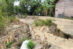 Tanggul Sungai Lusi di Kuripan Purwodadi Longsor, Warga Waswas Jika Tak Segera Diperbaiki