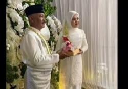 Viral Bos Mebel Jepara 61 Tahun Nikahi Gadis 20 Tahun, Maharnya Bikin Geleng-Geleng Kepala!
