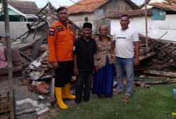 Diterpa Angin Kencang, Rumah Warga di Tirtajaya Roboh Rata dengan Tanah