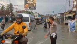 Dua Titik Jalan Terendam, Arus Balik Wisata Pangandaran Macet Hingga Emplak