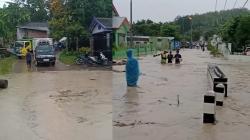Banjir Bandang Terjang Bojonegoro Selatan! Jalur Gondang–Sekar Sempat Terputus