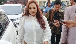 Lisa Mariana Minta Doa saat Akan Dikonfrontir terkait Video Mesum di Polda Jabar