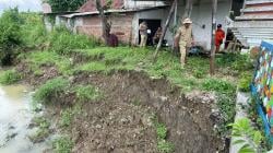 Tanggul Sungai Plalangan Erosi Diterjang Hujan Deras, Warga Desa Made Cemas