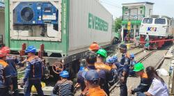 Gerbong Kereta Api Barang Aksa Cargo Anjlok di Petak Mesigit