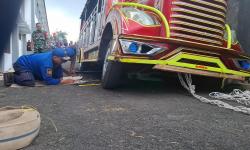 Mobil Odong-odong Terperosok usai Antar Rombongan Wisuda Uniku