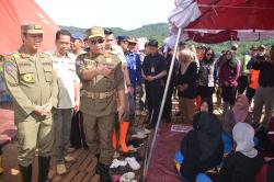 Tinjau Lokasi Longsor Majenang, Mendagri Tito Minta Daerah Siaga Ancaman Bencana 