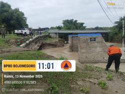 Banjir Picu Longsor Tebing Sungai di Temayang, Sayap TPT Jembatan Sepanjang 25 Meter Tergerus