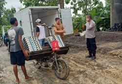 Kurir MBG Bertarung di Jalan Berlumpur, Motor Off-Road Solusi Sat Set Distribusi ke Pedalaman