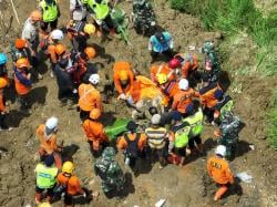 Dua Jenazah Kembali Ditemukan di Lokasi Longsor Pandanarum, Tim SAR Berpacu dengan Cuaca