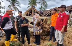Plt Bupati Ponorogo Bakal Relokasi dan Bantu Bangunkan Rumah Korban Longsor Pulung