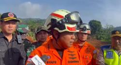 Kabasarnas Tinjau Lokasi Longsor Majenang, Tegaskan Komitmen Lanjutkan Pencarian Hingga Batas Akhir