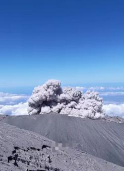 Bandara Juanda Tetap Beroperasi Normal di Tengah Status Awas Semeru