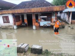 Kali Kerjo di Kepohbaru Bojonegoro Meluap, Puluhan Rumah Warga Terendam Banjir