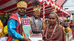 Momen Inspiratif di Hari Otsus ke-24: Mahasiswi Asal Suku Moi Curi Perhatian dan Ungkap Pesan Budaya