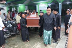 Sesepuh Samin Mbah Lasiyo Wafat, Dimakamkan di Tengah Hutan Jati yang Sakral