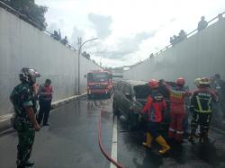 Hendak Dibawa ke Bengkel untuk Diservis, Nissan X-Trail Terbakar di Cimahi