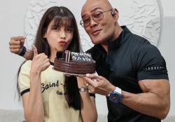 Sabrina Chairunnisa Ulang Tahun, Deddy Corbuzier Kirim Kue Bertuliskan Happy Birthday My Ex Wife 