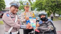 Operasi Zebra di Palangka Raya, Polisi Beri Snack dan Coklat untuk Pengendara Tertib