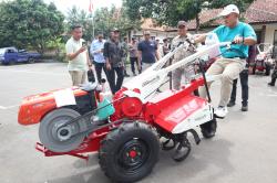 Kuningan Terima 5 Traktor Baru Bantuan Pemerintah Pusat
