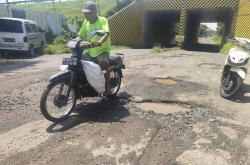 Meski Dishub Madiun Larang Truk Besar lewati Jalan Bajulan - Kenongorejo, Truk Kontainer Bebas Lewat