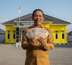 Aduh, Oknum Kades di Arma Jaya Terlilit Utang Hingga Ratusan Juta