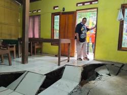 Komunitas Motor Banyumas Peduli Korban Tanah Bergerak, Bantuan Mengalir ke Ketanda Sumpiuh