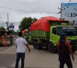 Warga Ciherang Lebak Cegat Truk Galian C, Protes Aturan Jam Operasional yang Diabaikan