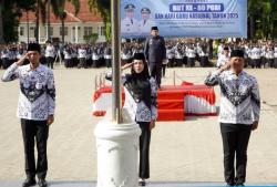 Estafet Pengabdian: Alumni Paskibraka Kibarkan Bendera di HUT PGRI Lampung Selatan
