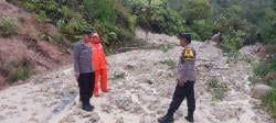 Jalinsum Sipirok–Taput Lumpuh Total Akibat Longsor, Polisi Imbau Pengendara Cari Jalur Alternatif