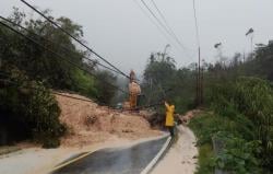 Hantaman Cuaca Ekstrem Rusak Infrastruktur Listrik di Tapteng dan Sibolga