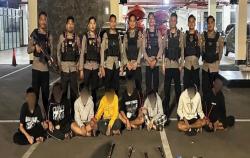 Hendak Tawuran di Rel Stasiun Bekasi, 8 Remaja Bercelurit Ditangkap Polisi