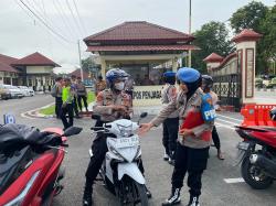 Tak Hanya Masyarakat, Operasi Zebra Candi 2025 Juga Menyasar Personel Polres Grobogan