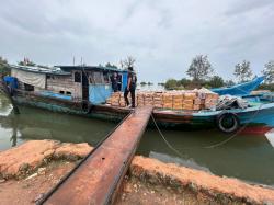 Aparat Gabungan Gerebek Bongkar Muat Barang Ilegal di Tanjung Sengkuang Batam